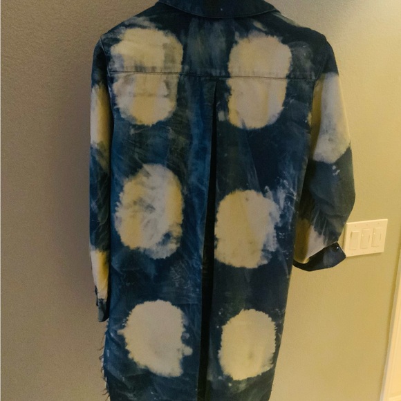 Long Oversized Denim Shirt - Picture 4 of 6